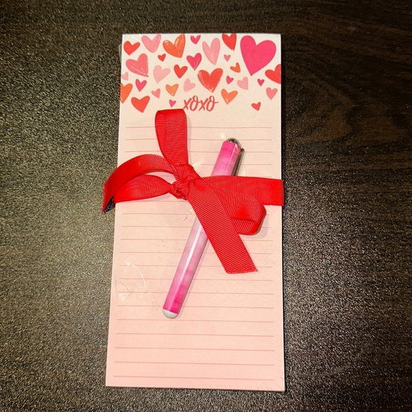 New Lady Jane XOXO Hearts Magnetic Note Pad with Pen - Picture 1 of 8